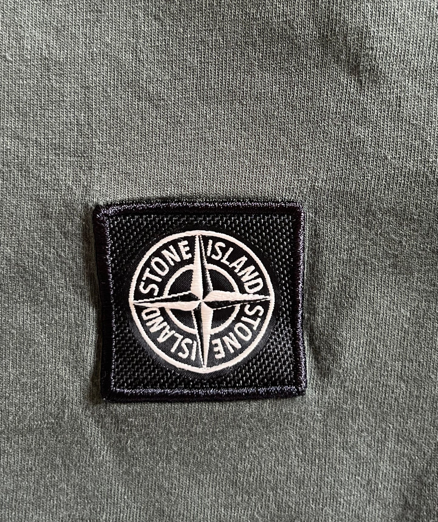 T-shirt kaki avec patch Stone Island - S/M