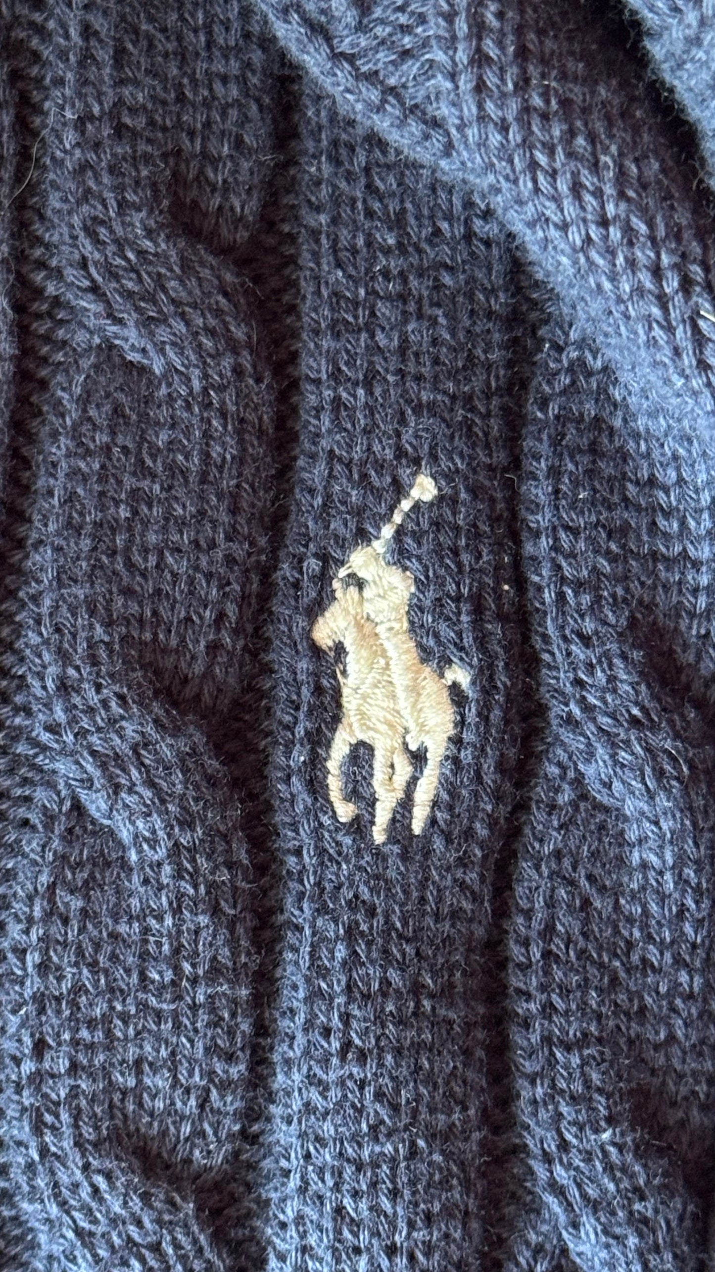 Pull torsadé col V bleu marine Ralph Lauren - M