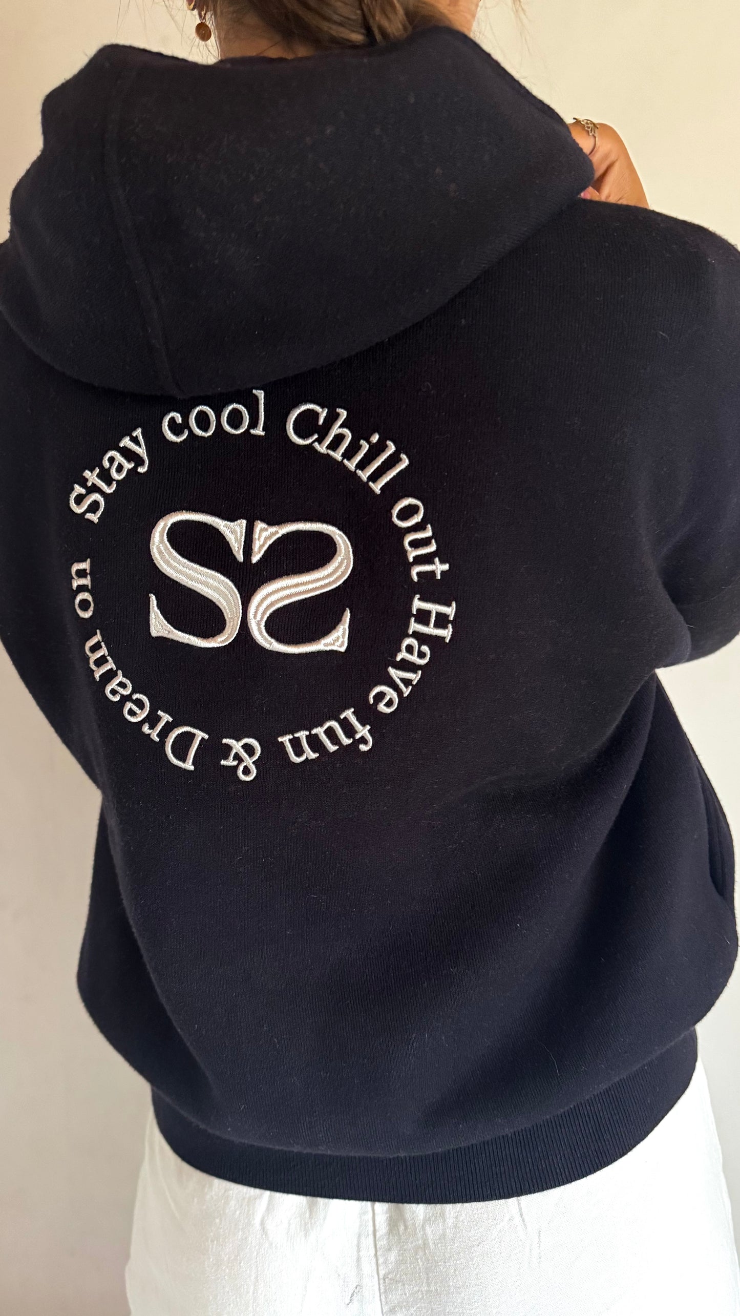 Veste à capuche noire brodée Sandro - S