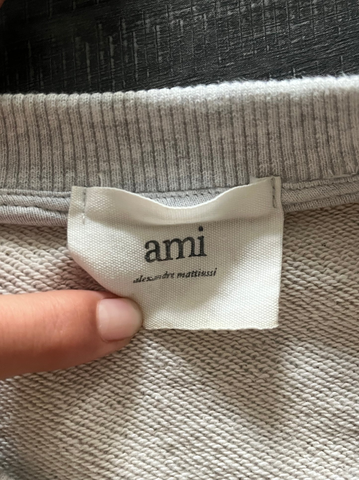 Pull col rond gris Ami Paris - L femme / M homme