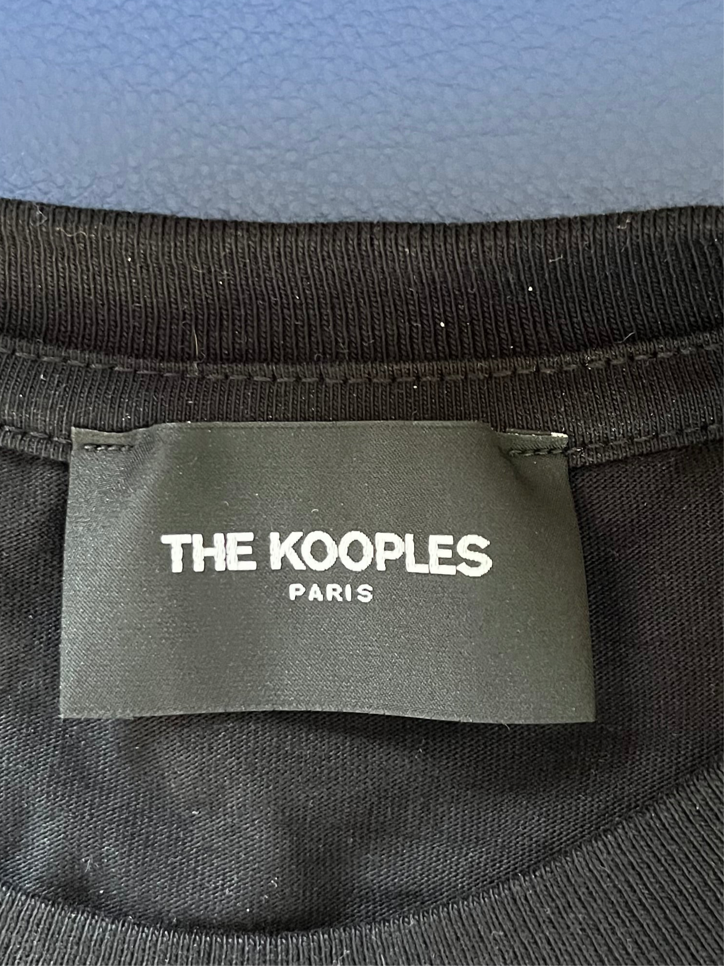 T-shirt noir avec motifs The Kooples - S