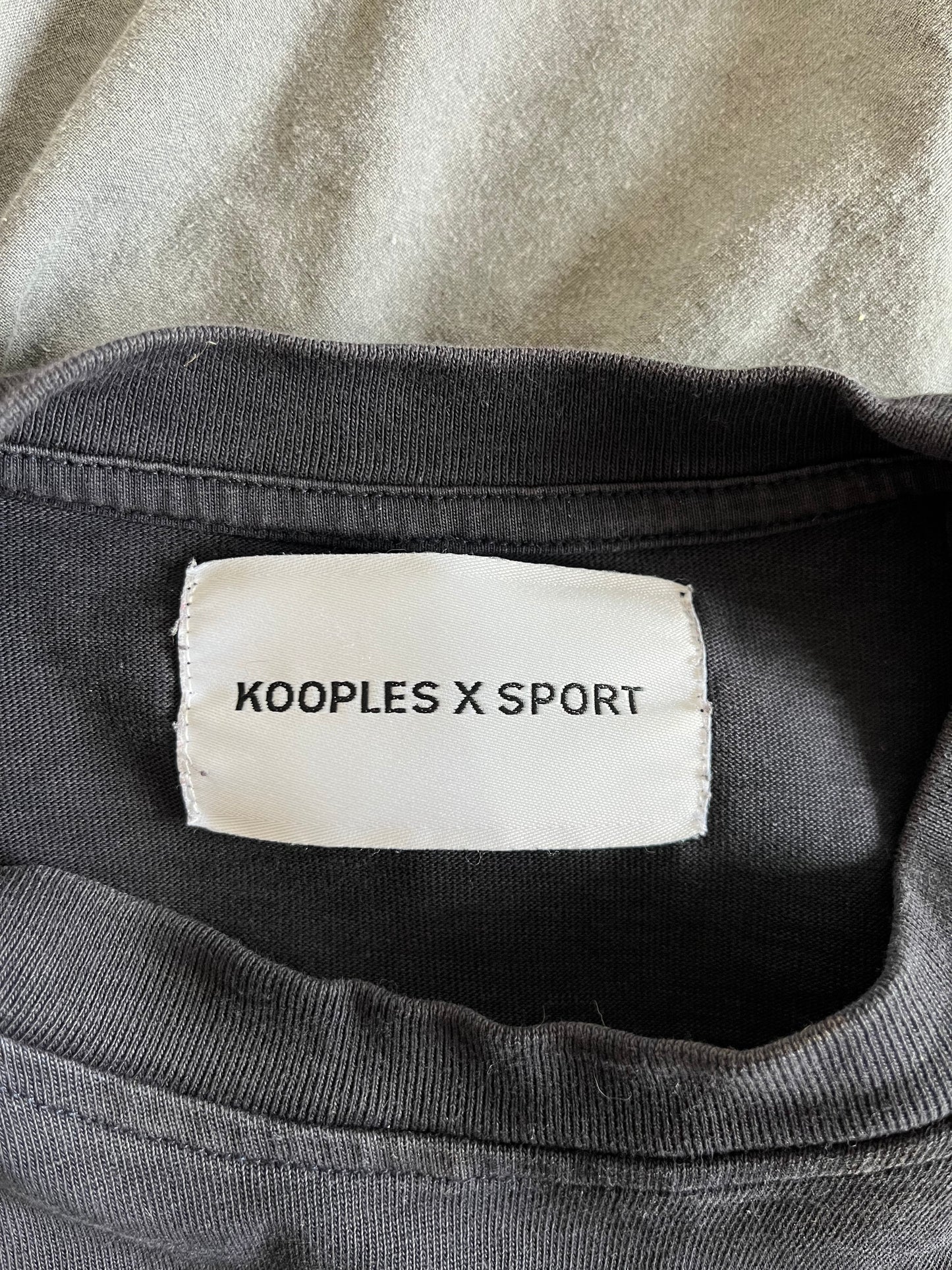 T-shirt noir The Kooples - L